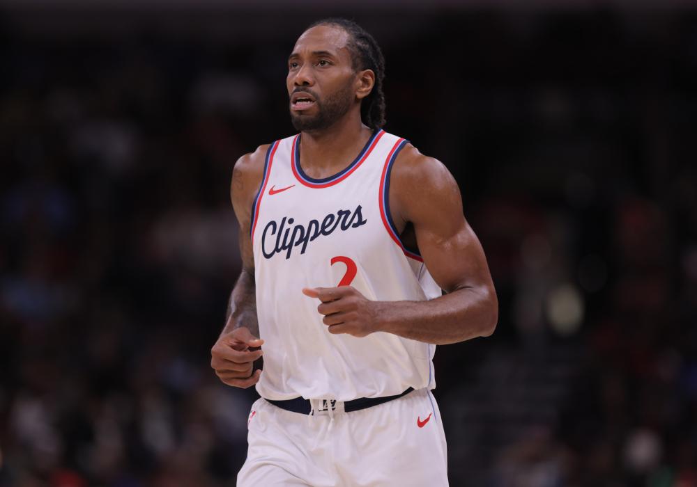 成鲜明对比 成鲜明对比